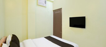 Deluxerajgir Junction Hotel Mamta Kutir
