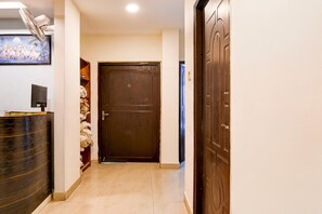 House | Lobby - Saver Single A&M Regency (Bidhannagar)
