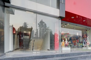 House | Reception - Classic With Balcony Medical College Gorakhpur (Gorakhpur)
