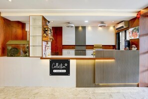 Hus | Reception