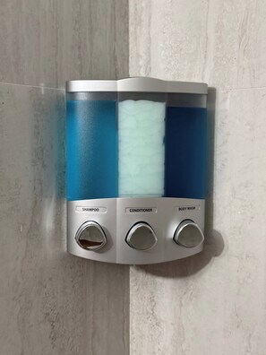Room, 1 Bedroom | Bathroom amenities - Room-villa Carolina Modern Apartments (Carolina)