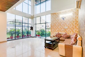 House | Living room - Super Deluxe Room Hotel Madhuvan & Lawn (Lucknow)