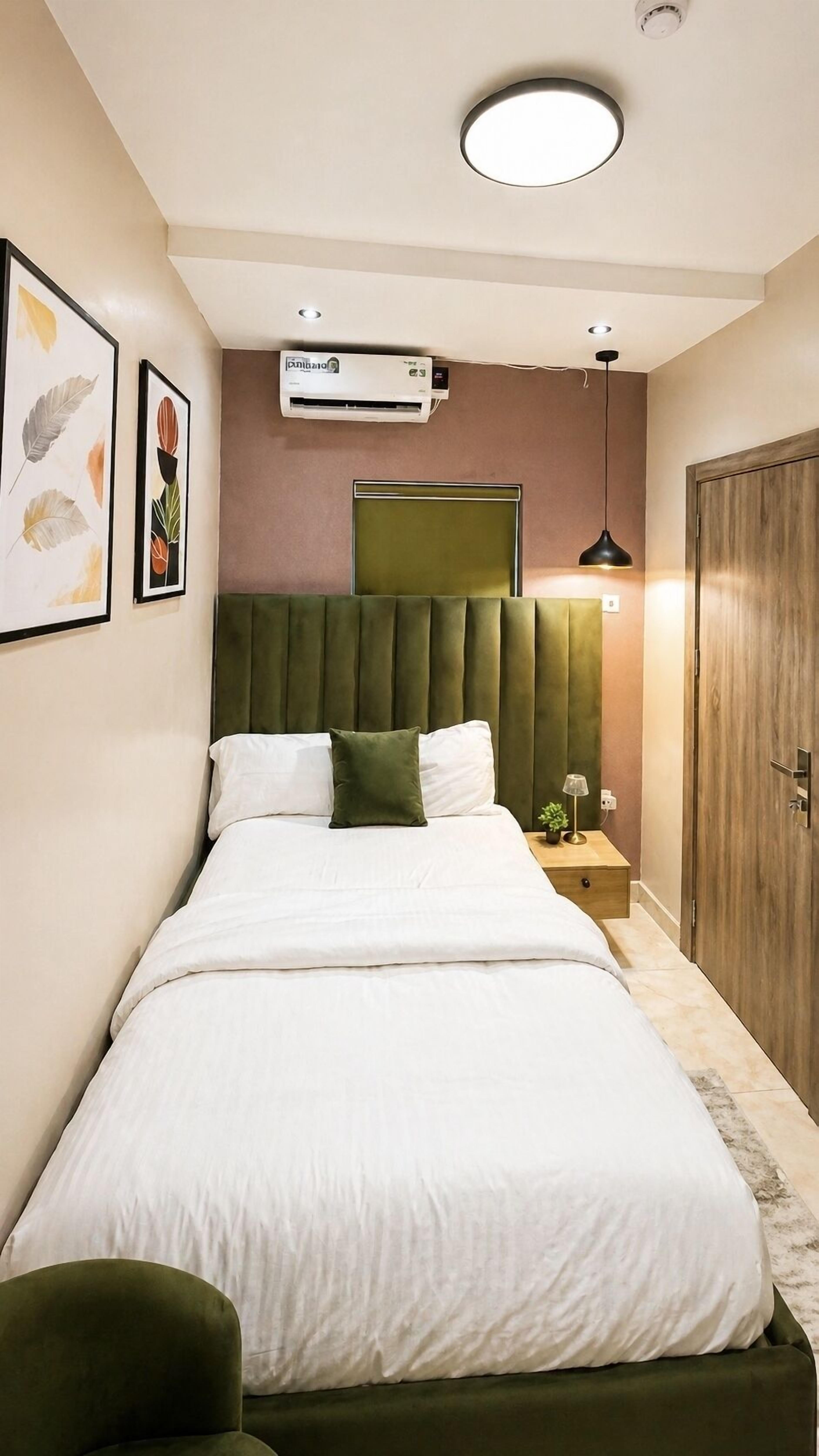 Classic Double Room | Memory foam beds, blackout drapes, iron/ironing board, free WiFi
