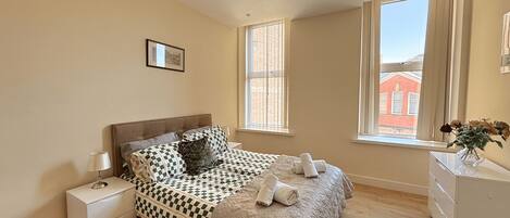 Standard Apartment | Laptop workspace, iron/ironing board, free WiFi, bed sheets