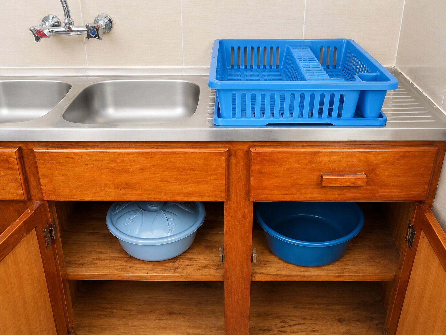 Refrigerador, microondas, placa de cocina, tetera/pava eléctrica