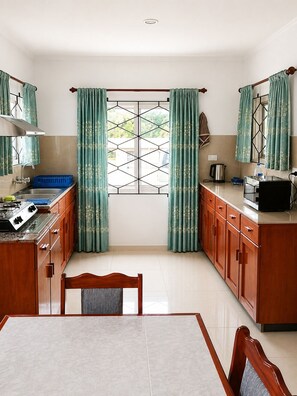 Fridge, microwave, stovetop, electric kettle - The Beloved Corner-Near Airport and Nausori Town (Nausori)