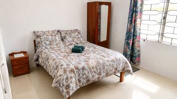 2 habitaciones, tabla de planchar con plancha y wifi gratis