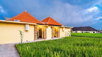 Villa de lujo, 1 cama King size, alberca privada, vista al jardín | Exterior