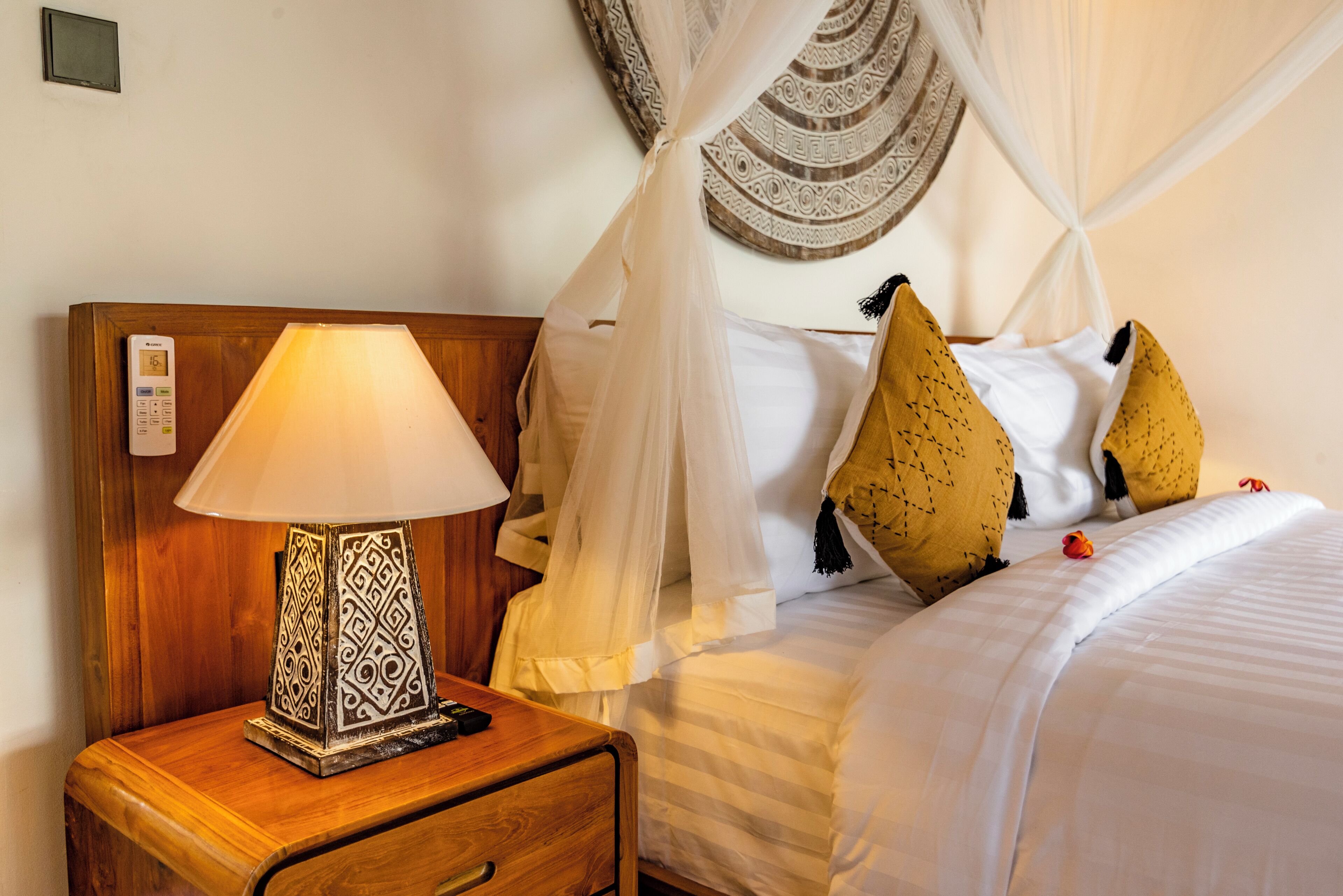 Luxury Villa, 1 King Bed, Private Pool, Garden View | Desk, laptop workspace, free WiFi
