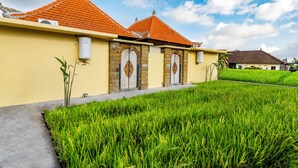 Biệt thự Cao cấp, 1 giường cỡ king, hồ bơi riêng, quang cảnh vườn | Ngoại thất