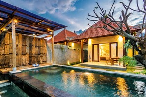 Luxury-Villa, 1 King-Bett, eigener Pool, Gartenblick | Pool | Außenpool