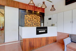Reception - Deluxe Hotel Amour (Mumbai)