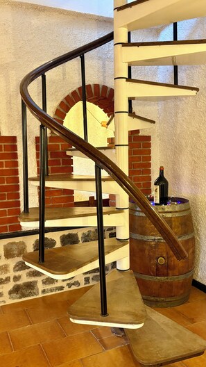 Interior - Soggiorno di pace tra gli ulivi (Virgili)