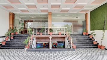 House | Reception