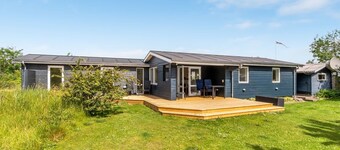 "Tinka" - 100m from the sea by Interhome