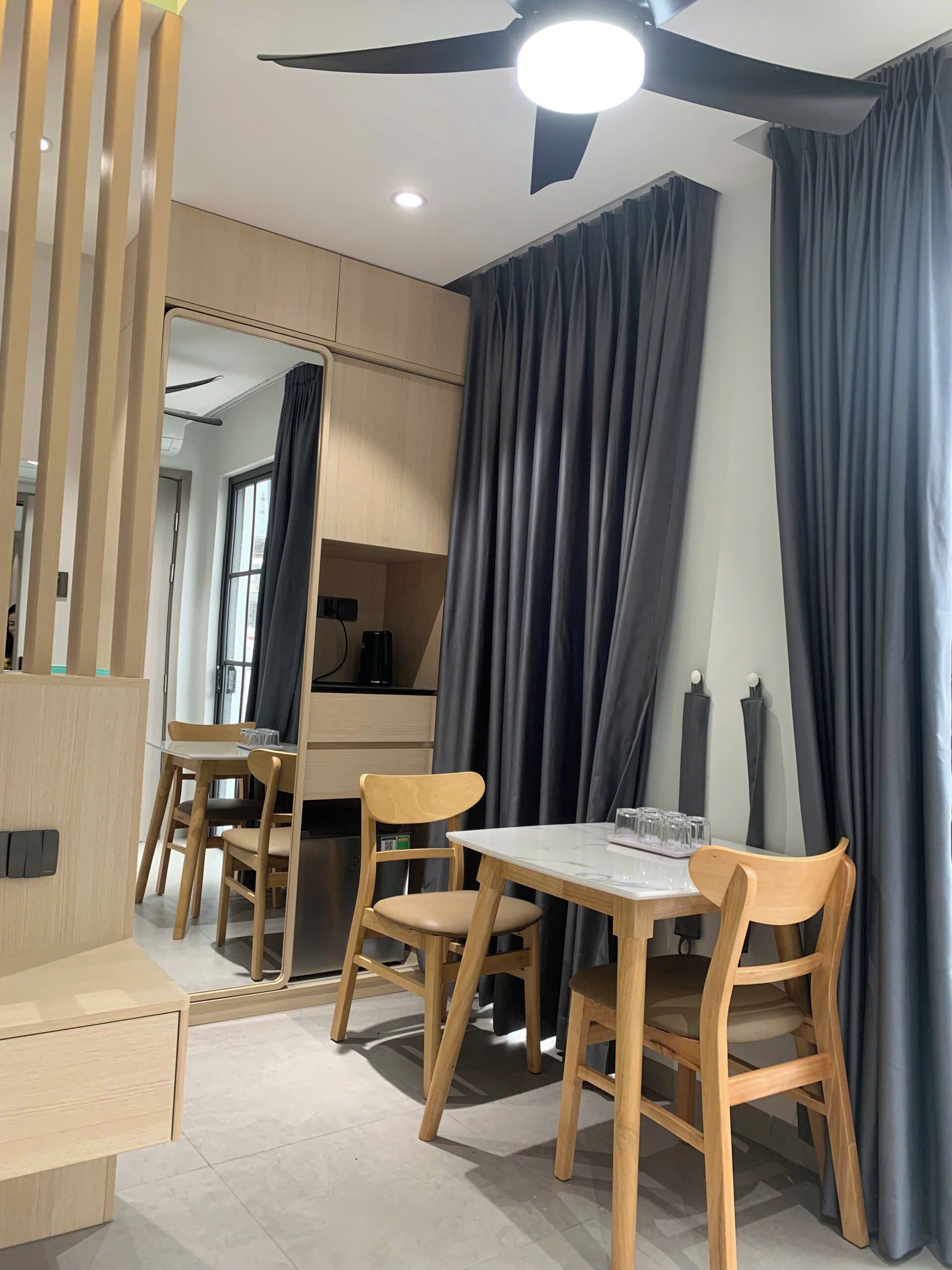 Deluxe Double or Twin Room | Dining