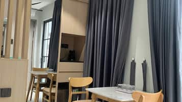 Deluxe Double or Twin Room | Dining