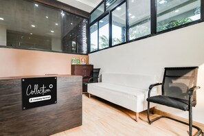 House | Reception - Super Collection O Indore (Indore)