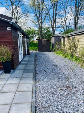 Property grounds - Vacation home near the North Sea and forest. Bergen, NH, Schoorl, Schoorldam (Warmenhuizen)