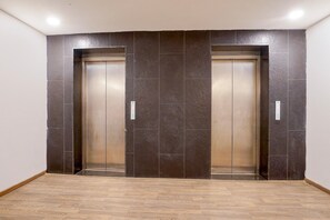 House | Interior - Suite Townhouse Gomti Nagar Matiyari (Lucknow)