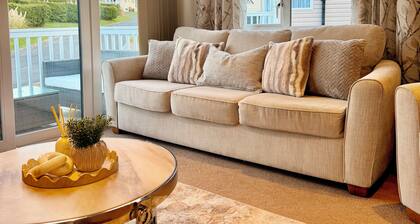 Luxe Lodge Retreat