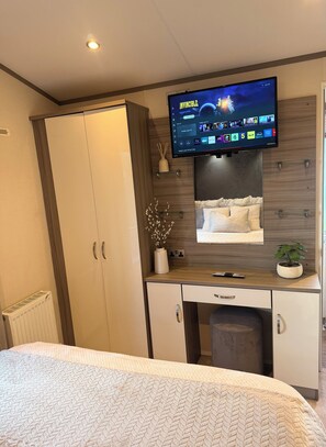 3 dormitoris, planxa i posts de planxar, wifi i roba de llit 