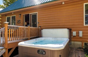 Terrace/patio - Cozy authentic log cabin with hot tub, Lake Access, near Sunday River & Mt Abram (Greenwood)