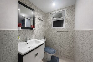 Bathroom - Vrbo Property (Tanger)