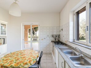 Private kitchen - Tarquinia Garden Home by Interhome (Tarquinia)