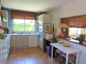 Private kitchen - Family house 5 minutes from the beach (Calella de Palafrugell)