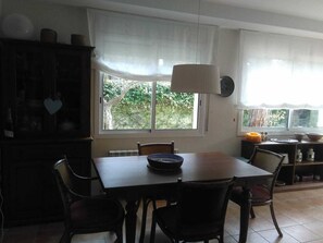 Dining - Family house 5 minutes from the beach (Calella de Palafrugell)