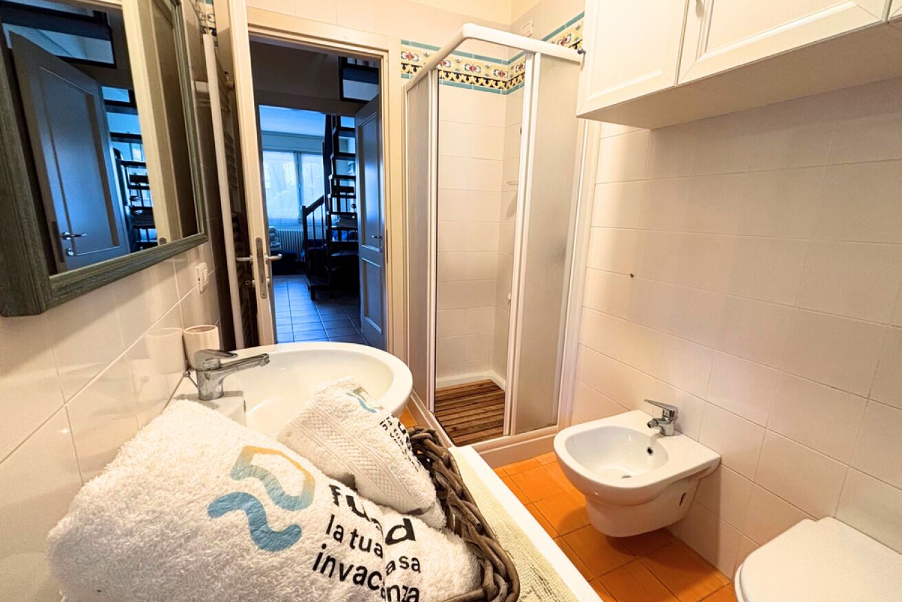 Dusche, Bidet, Handtücher