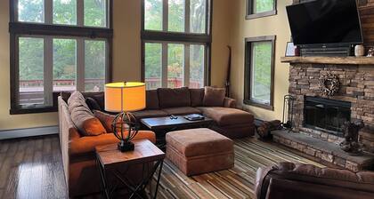 Modern Mountain Retreat on Blue Knob Mountain - Ski, Hike, Bike, or Just Relax!!