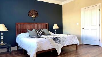 9 bedrooms, iron/ironing board, WiFi, bed sheets
