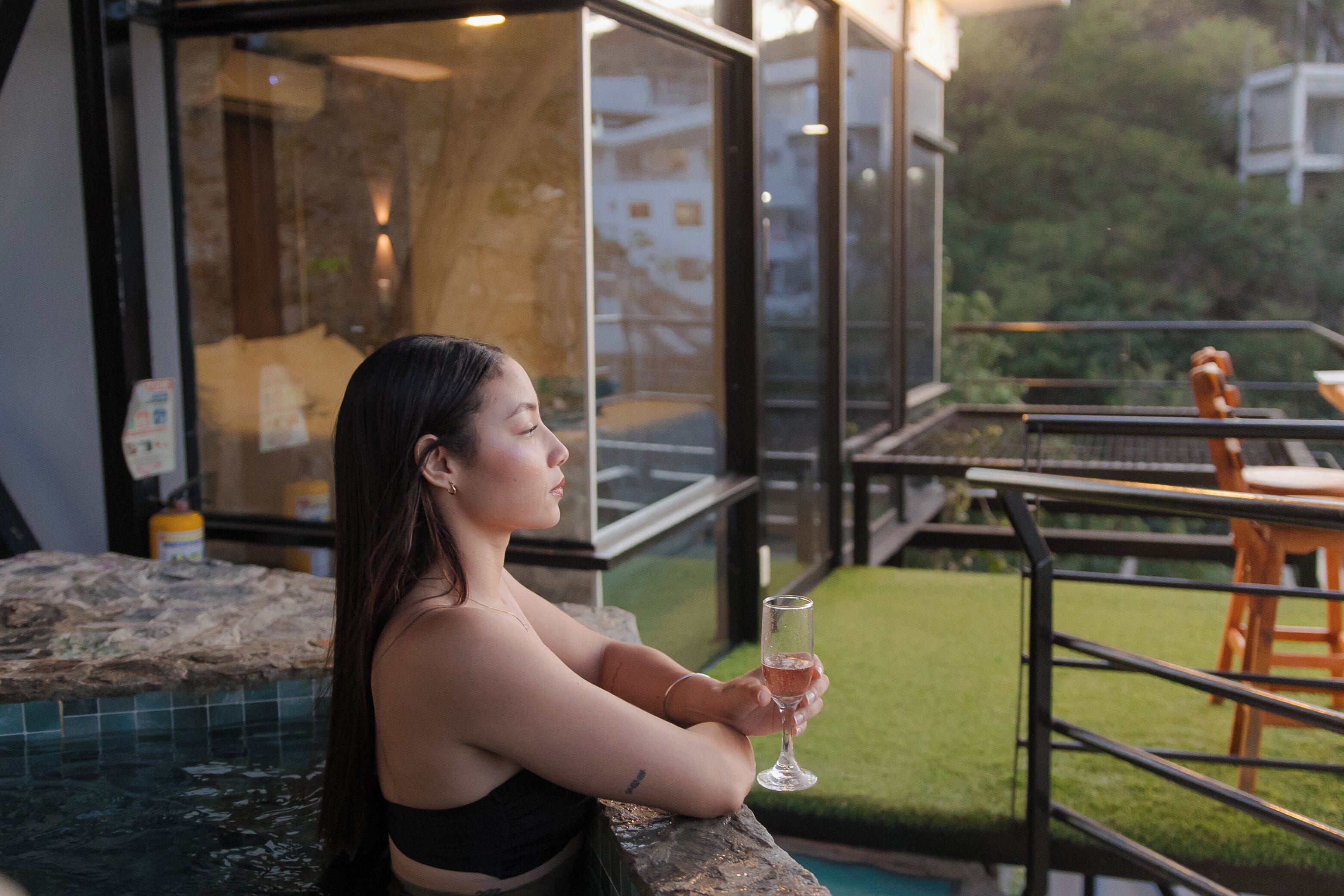 Deluxe-Bungalow, Balkon, Meerblick | Speisen im Freien