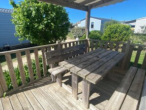 Outdoor dining - Mobile home in a 4-star campsite by the beach (Sarzeau)