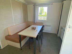 Dining - Mobile home in a 4-star campsite by the beach (Sarzeau)
