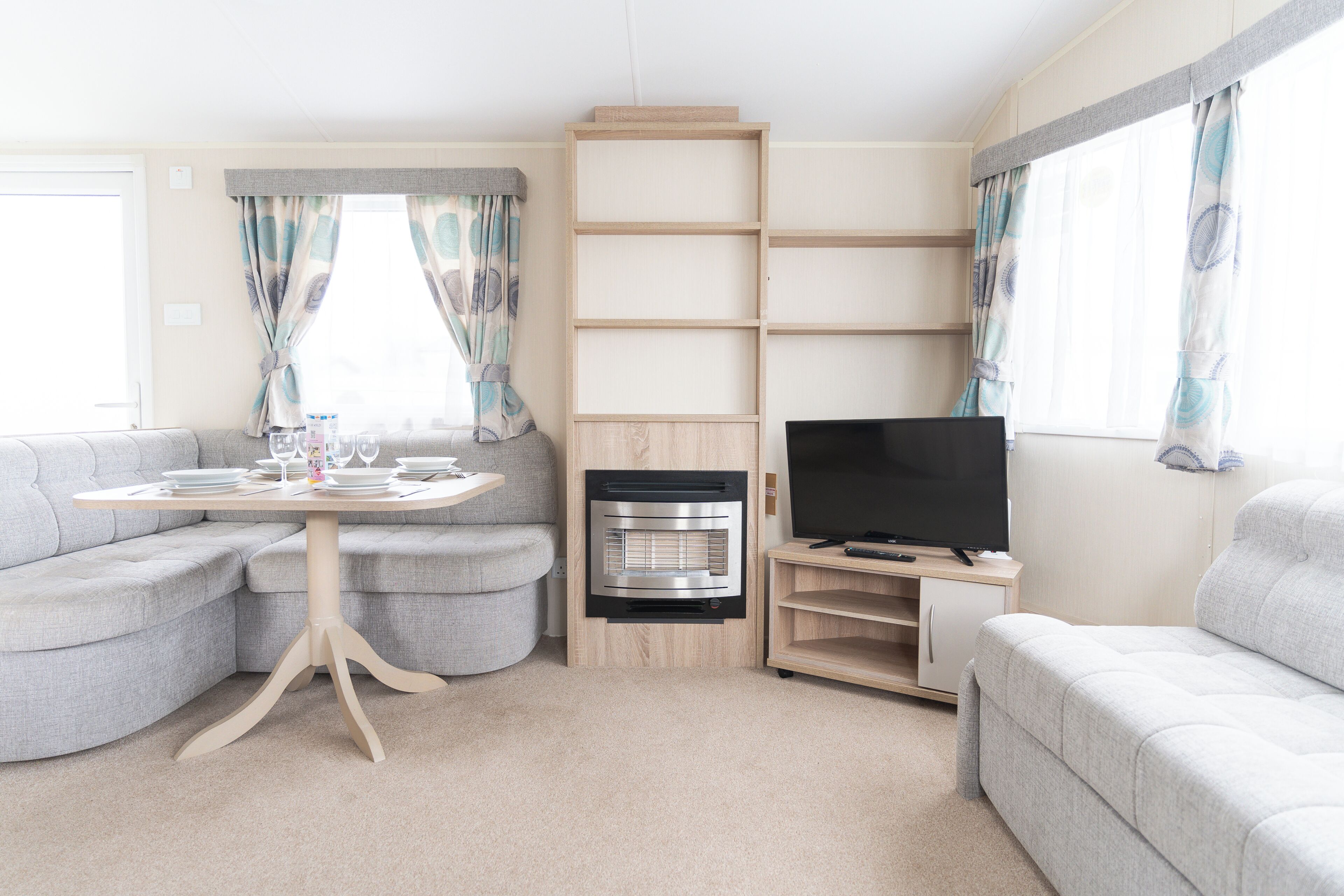 Basic Mobile Home | Living area | Flat-screen TV