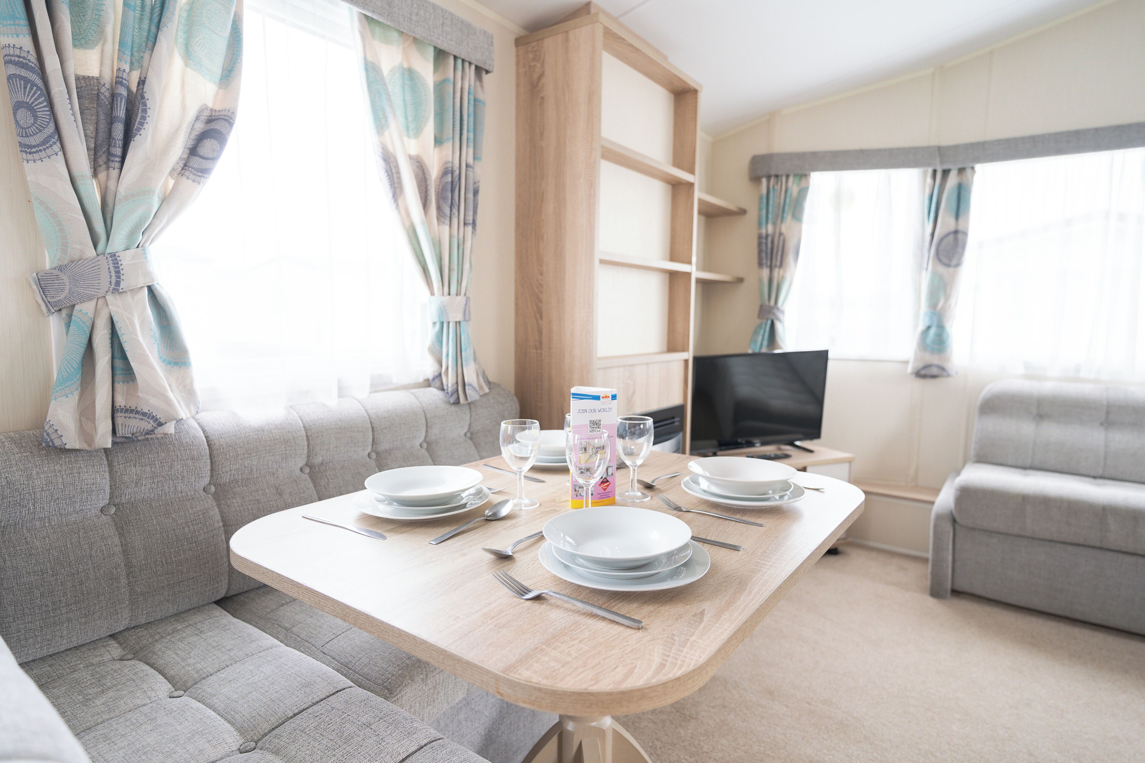 Basic Mobile Home | Living area | Flat-screen TV