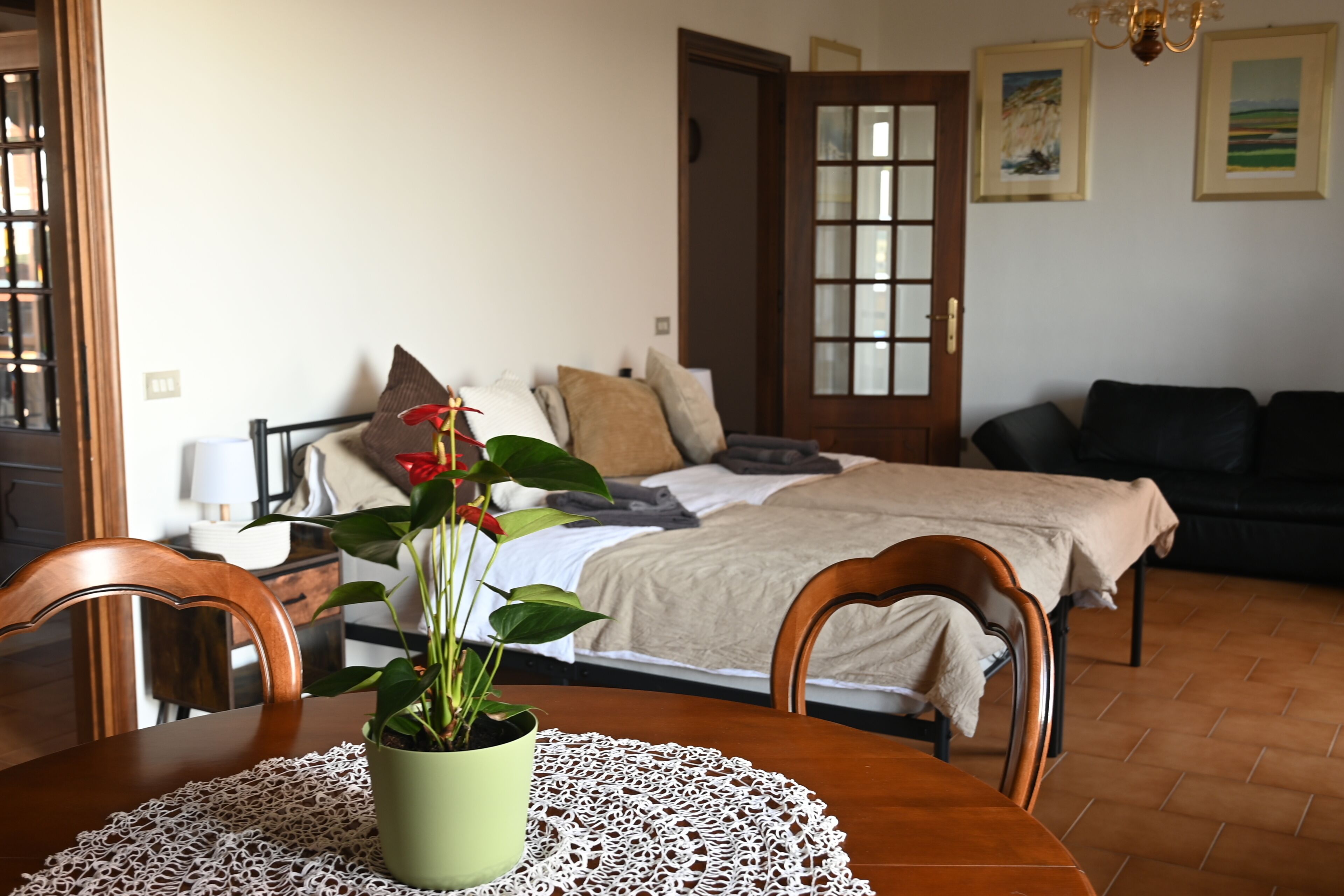 2 bedrooms, WiFi, bed sheets