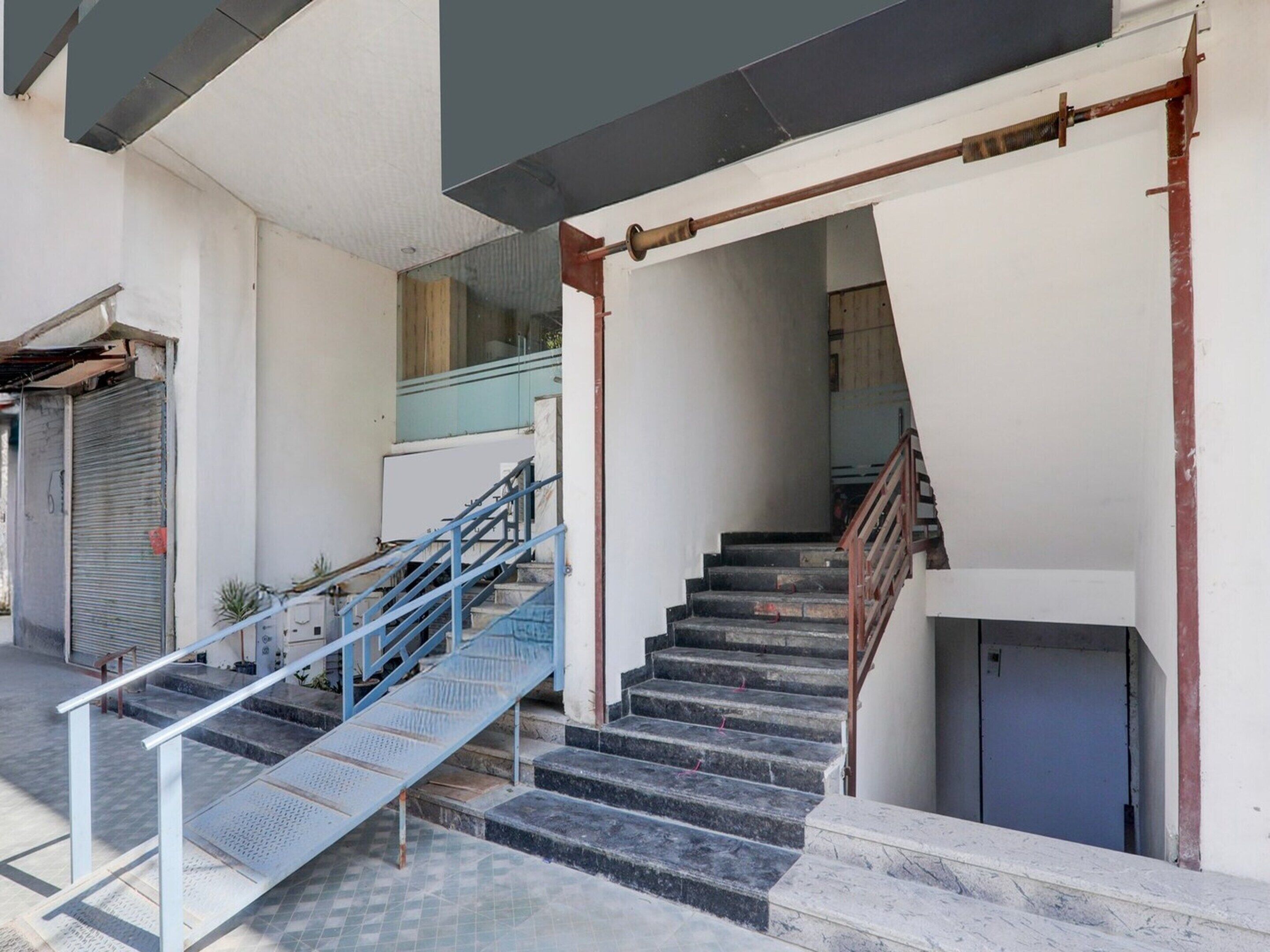House | Reception