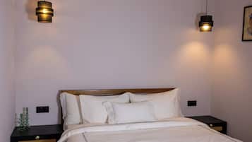3 habitaciones, tabla de planchar con plancha, wifi y ropa de cama