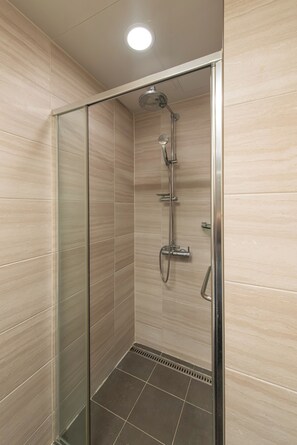Hair dryer, soap, toilet paper - Modern Studio in Seoul near Gimpo Airport (Gangseo-gu)