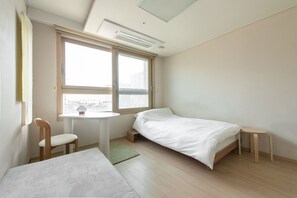 1 bedroom, WiFi, bed sheets - Modern Studio in Seoul near Gimpo Airport (Gangseo-gu)
