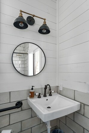 Bathroom - Row Home - Family Cabin B - ADA Compliant (Driftwood)