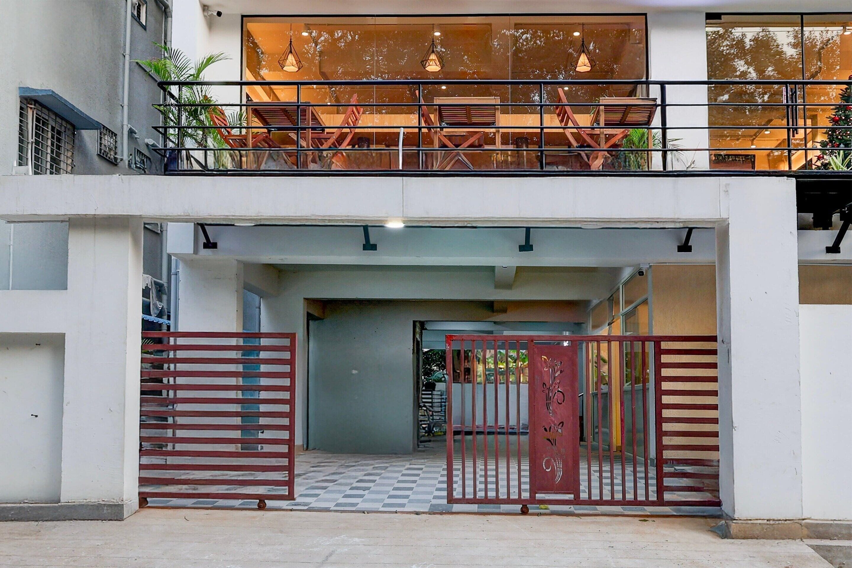 House | Reception