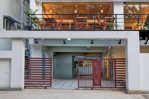 House | Reception - Deluxe MVP Sector With Kailasagiri Hill View (Visakhapatnam)