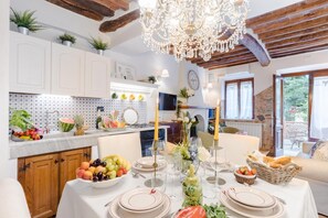 Villa | Private kitchen - Apartment in Vorno Near Lucca City Center (Capannori)
