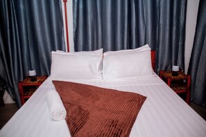 Room - The Hub Train House Exotic Roots (Zanzibar)