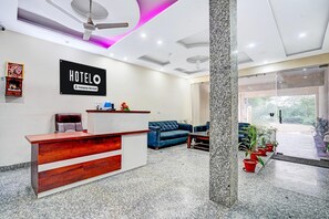 Hus | Reception